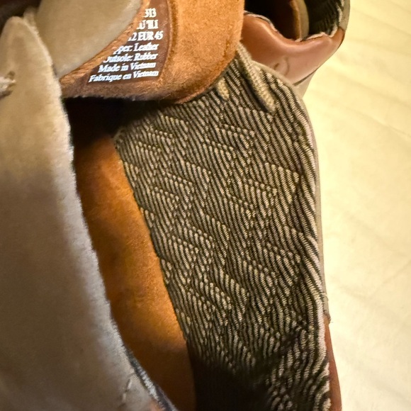 NWOT.   Olukai Papaku Mens leather chukka boots.  Size 12 - Picture 9 of 11